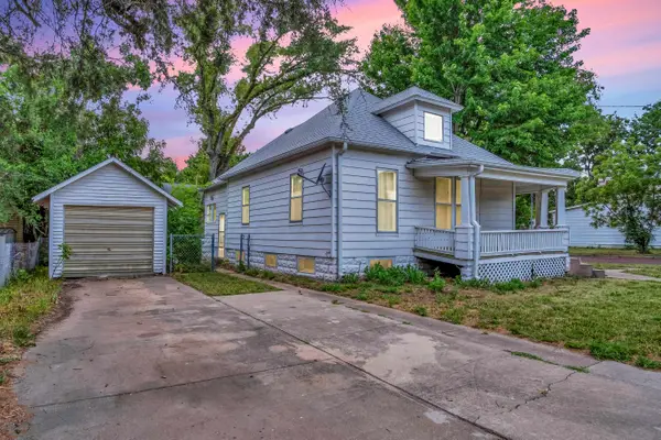 301 Old Main, Newton, KS 67114