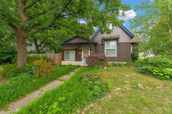 311 W 9th Ave, Winfield, KS 67156