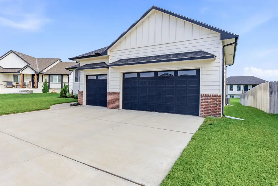 5429 N Saint Paul Ct, Wichita, KS 67204 - #2
