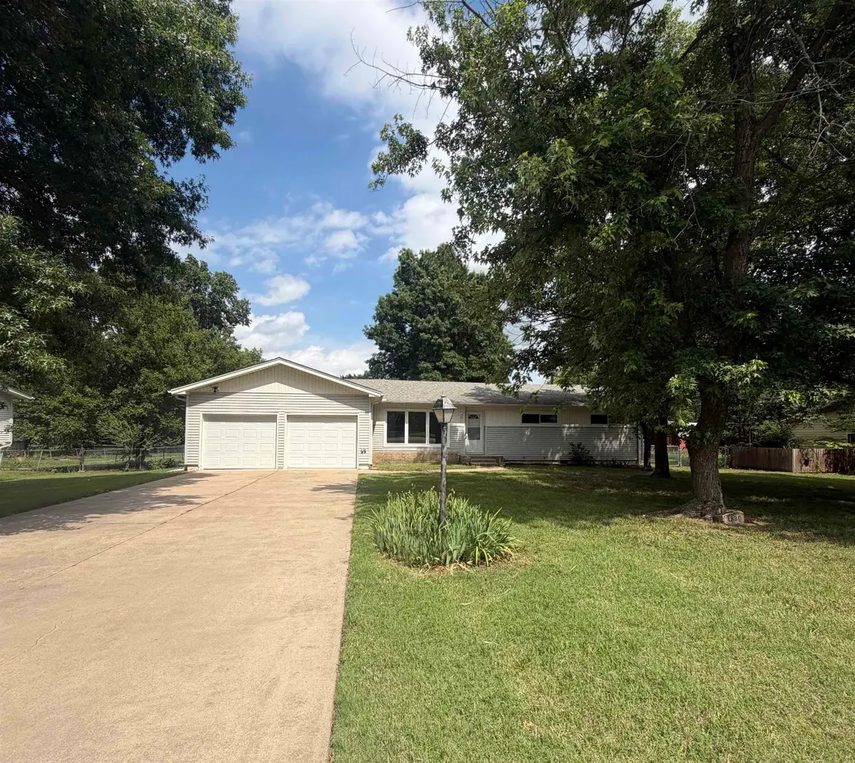1820 N Ridge Rd, El Dorado, KS 67042 - #1