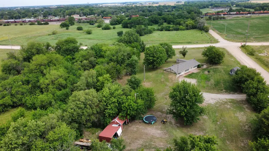 211 S Meridian Rd, Wellington, KS 67152 - #2