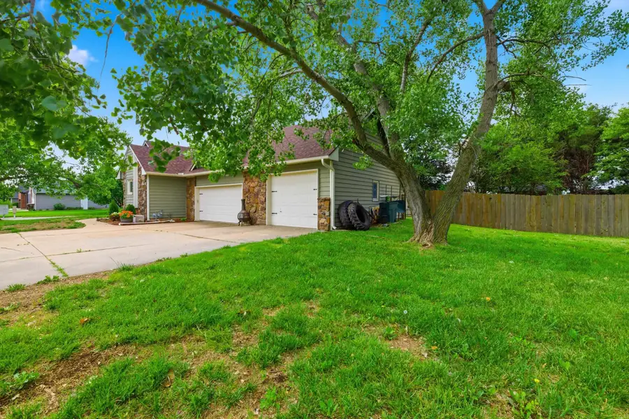 11 N Hopper Ct, Goddard, KS 67052 - #2