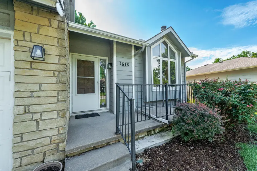 1618 N Chambers St, Wichita, KS 67212 - #2