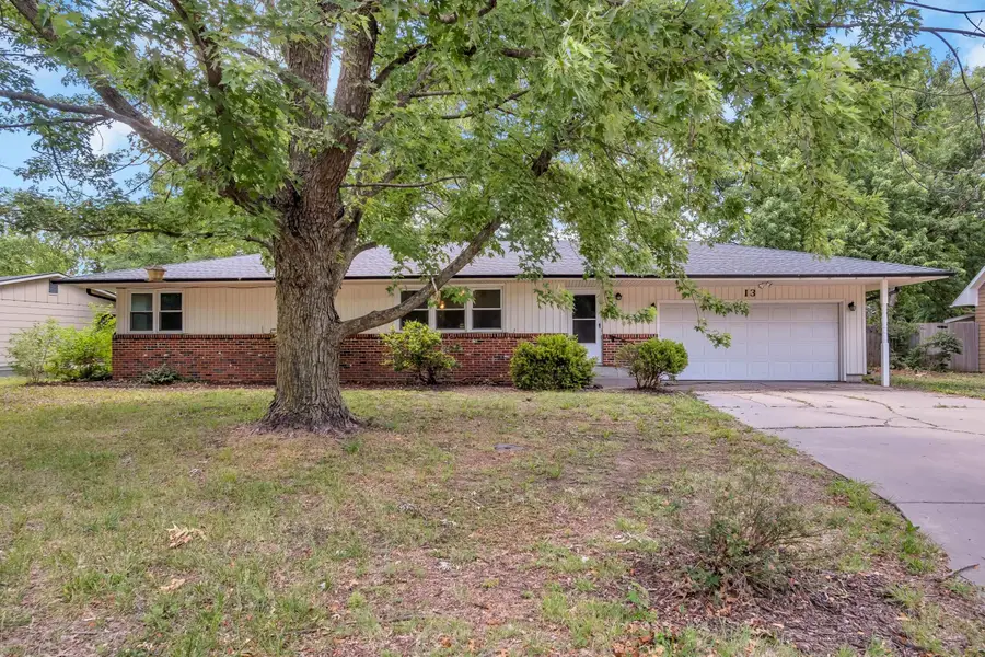 13 Sunset, Hesston, KS 67062 - #2