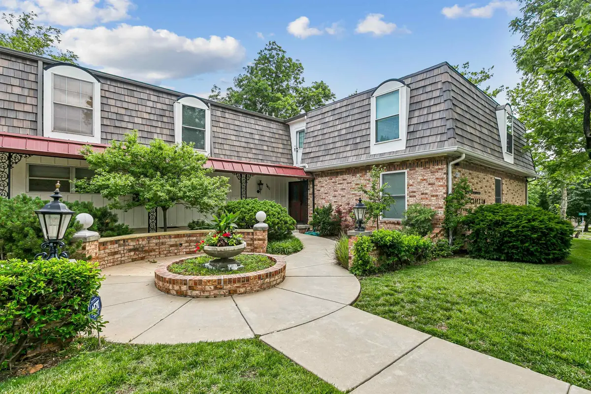 3411 E Oakland Ave, Wichita, KS 67218 - #1