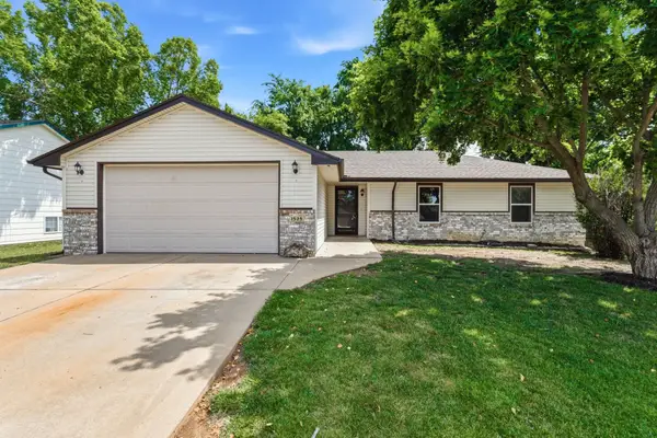 1525 E Mcclelland Dr, Derby, KS 67037