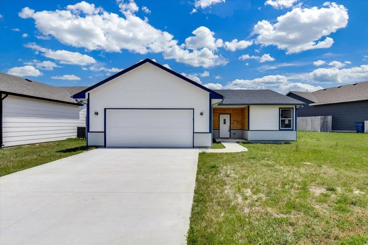 720 N Redbud Ave, Valley Center, KS 67147 - #1