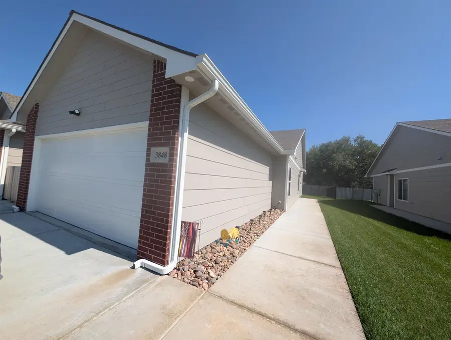 3846-3848 S Bluelake St, Wichita, KS 67215 - #3