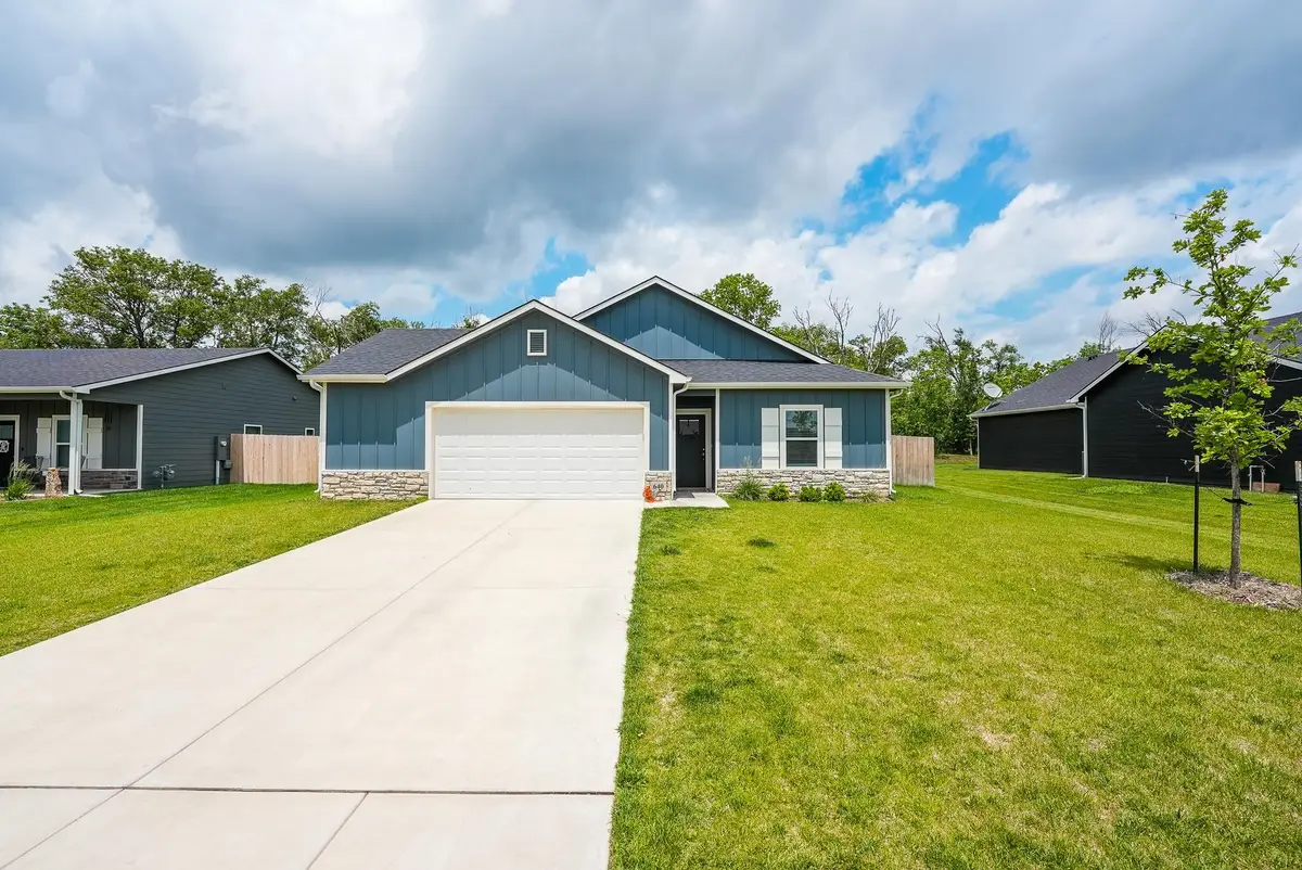 640 W Finney Ave, El Dorado, KS 67042 - #1