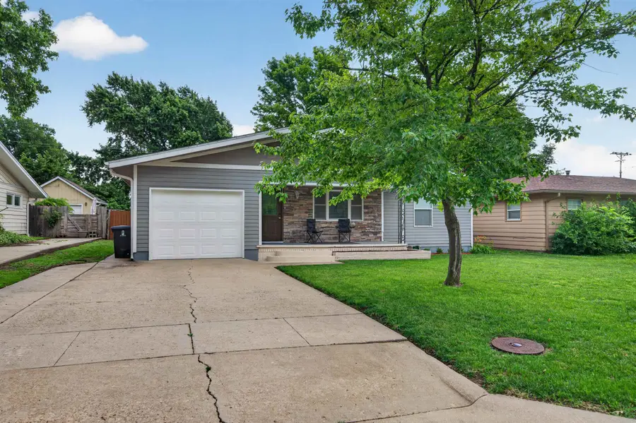 1606 Edgemoor St, El Dorado, KS 67042 - #3