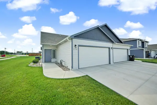 2754 Amelia Ln, Salina, KS 67401