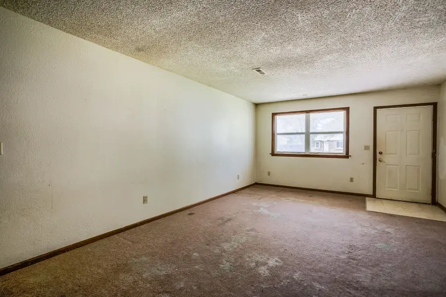 2915 E Shadybrook Ln, Wichita, KS 67214 - #2