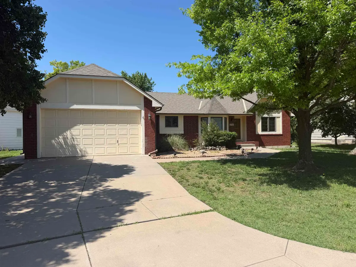 2750 N Rushwood St, Wichita, KS 67226 - #1