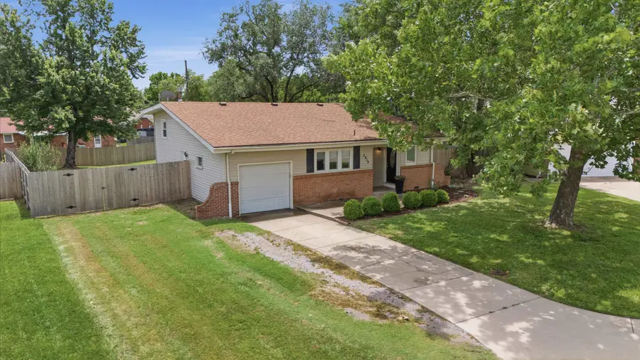 5919 Memphis St., Bel Aire, KS 67220 - #2