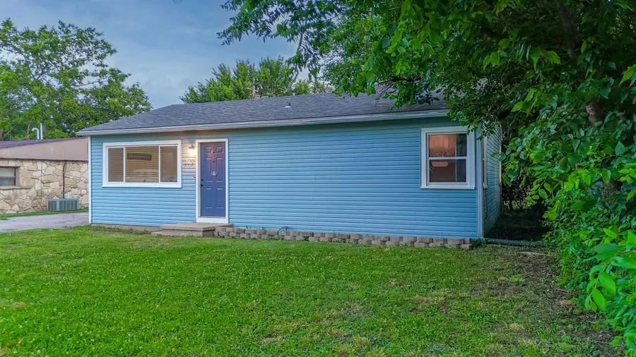 213 E Radio Ln, Arkansas City, KS 67005 - #3