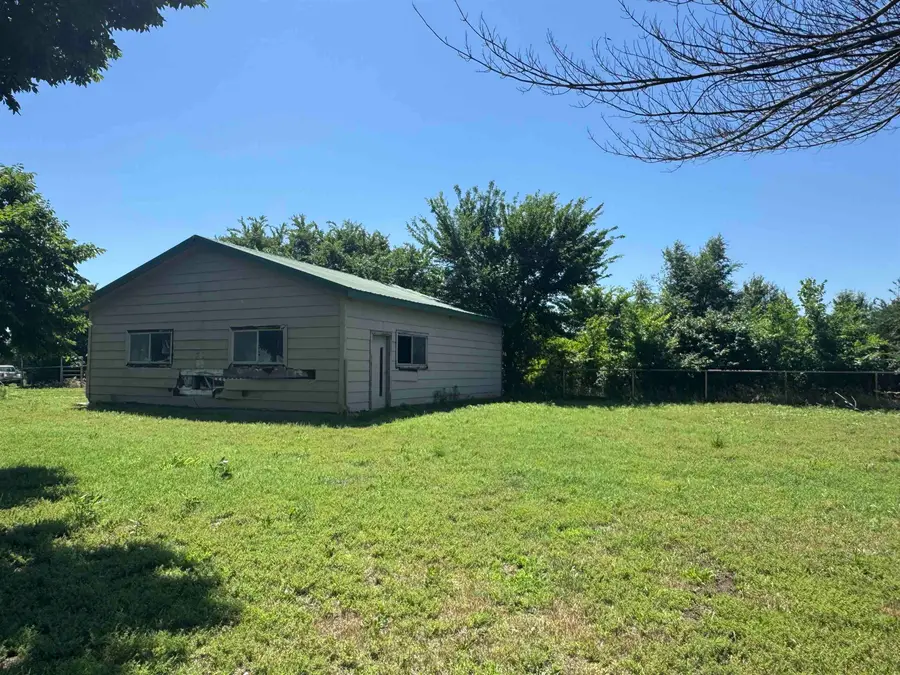 5601 252nd, Arkansas City, KS 67005 - #2