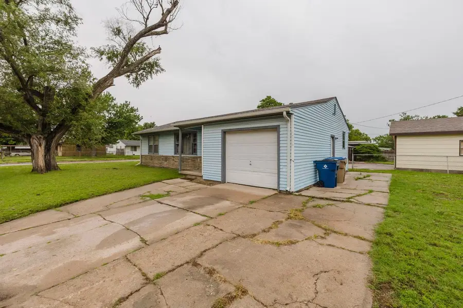 3250 S Downtain, Wichita, KS 67217 - #3