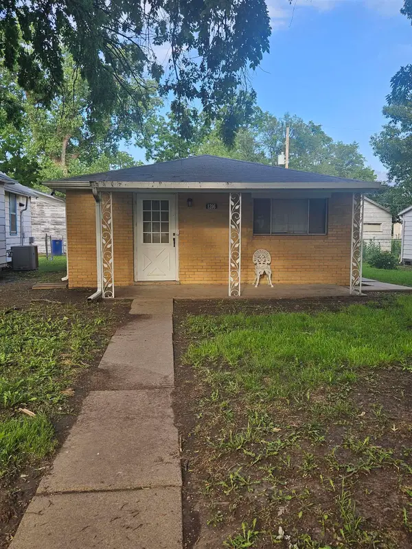 1206 N 8th St, Salina, KS 67401