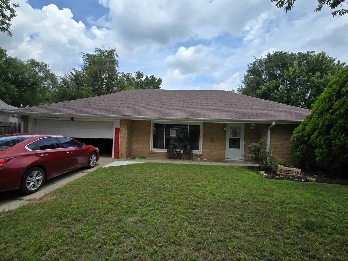 1816 E 8th Avenue, Winfield, KS 67156 - #1