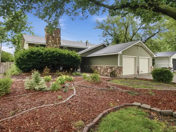 7321 W Suncrest St, Wichita, KS 67212