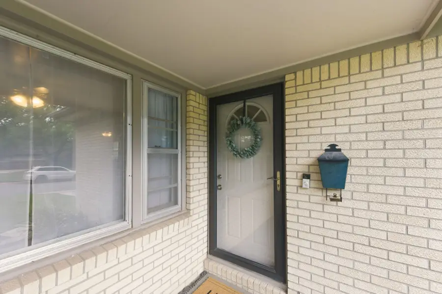1021 S Wicker St, Wichita, KS 67207-3249 - #2