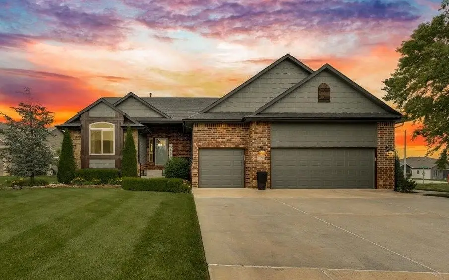 2332 N Lakeview Ct, Andover, KS 67002 - #1