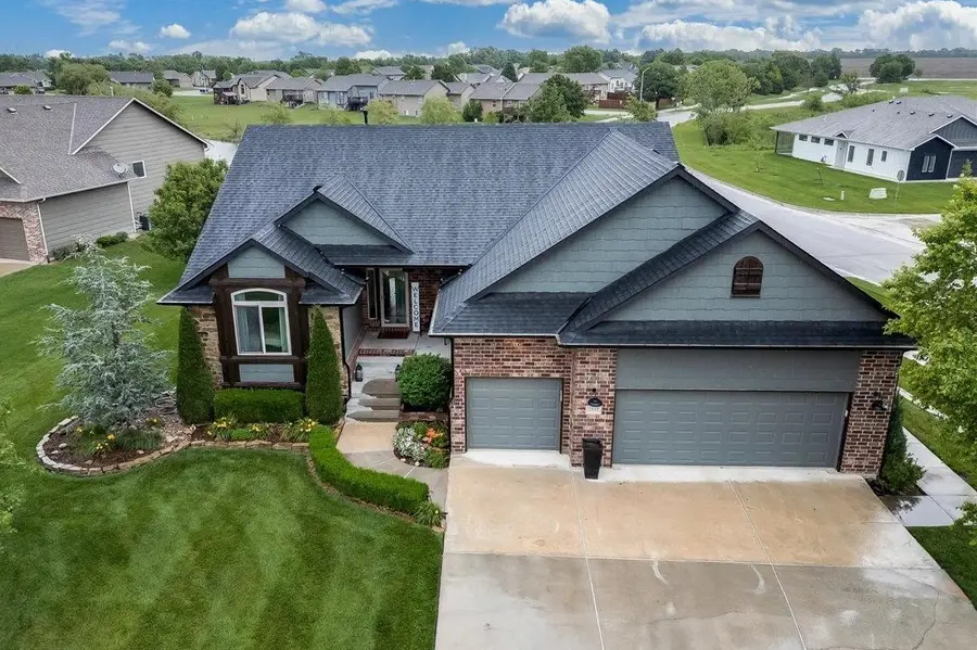 2332 N Lakeview Ct, Andover, KS 67002 - #2