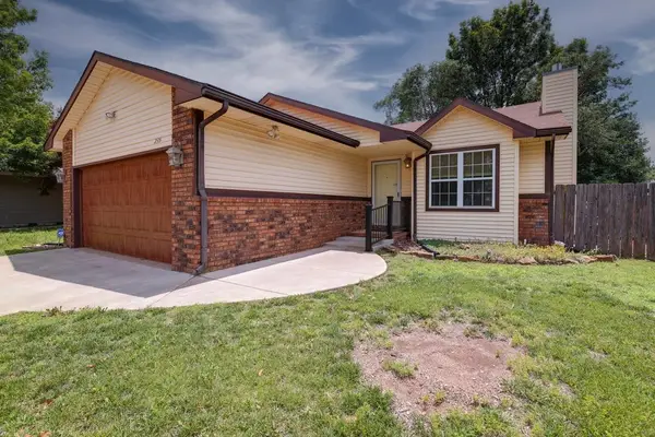 235 W Rosewood Lane, Derby, KS 67037