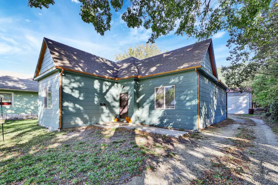 408 E 8th St, Newton, KS 67114 - #2