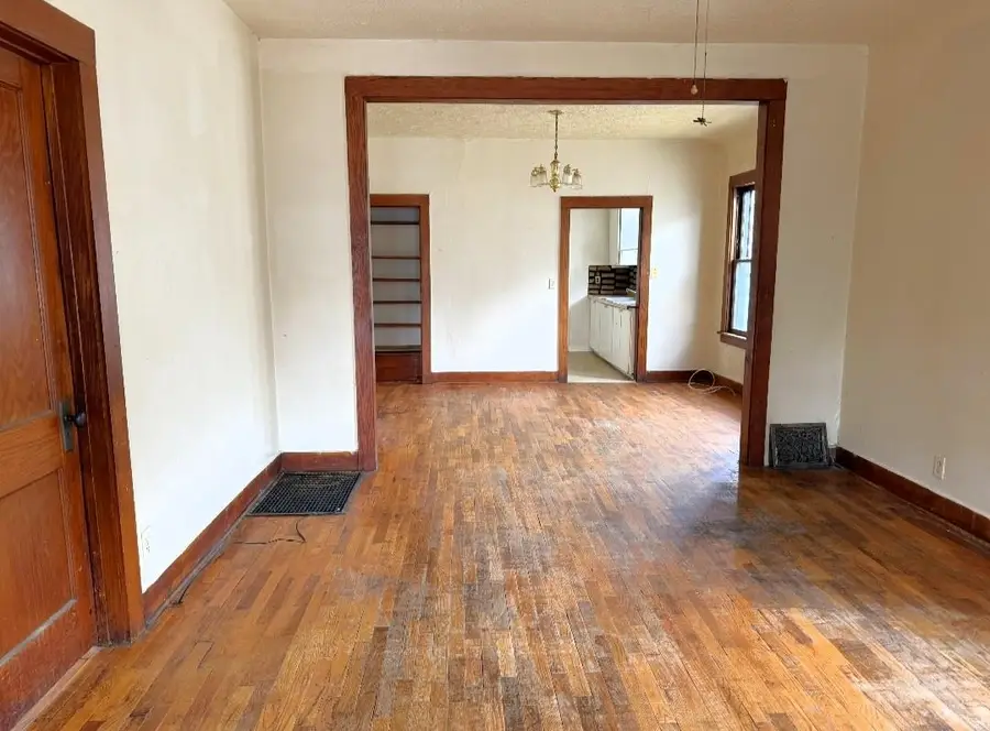 413 S Phillips Ave, Salina, KS 67401 - #2