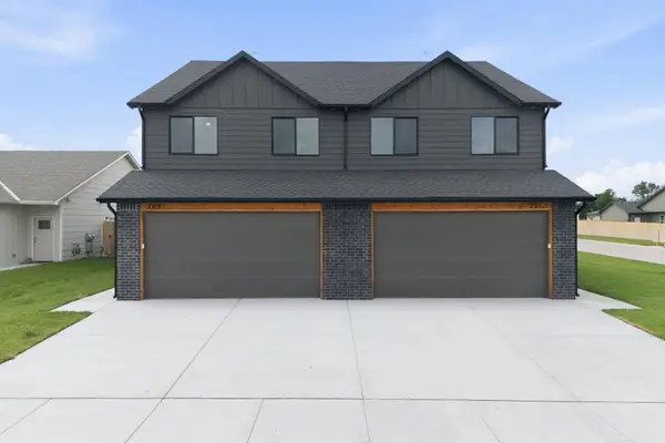 707 E Briarbrook Ln, Park City, KS 67147-1122