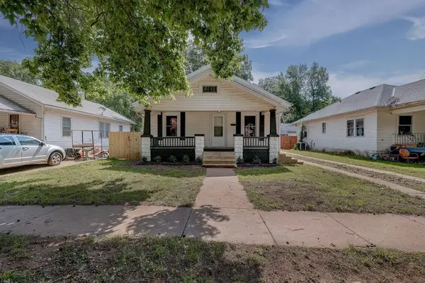 1316 Menor St, Winfield, KS 67156