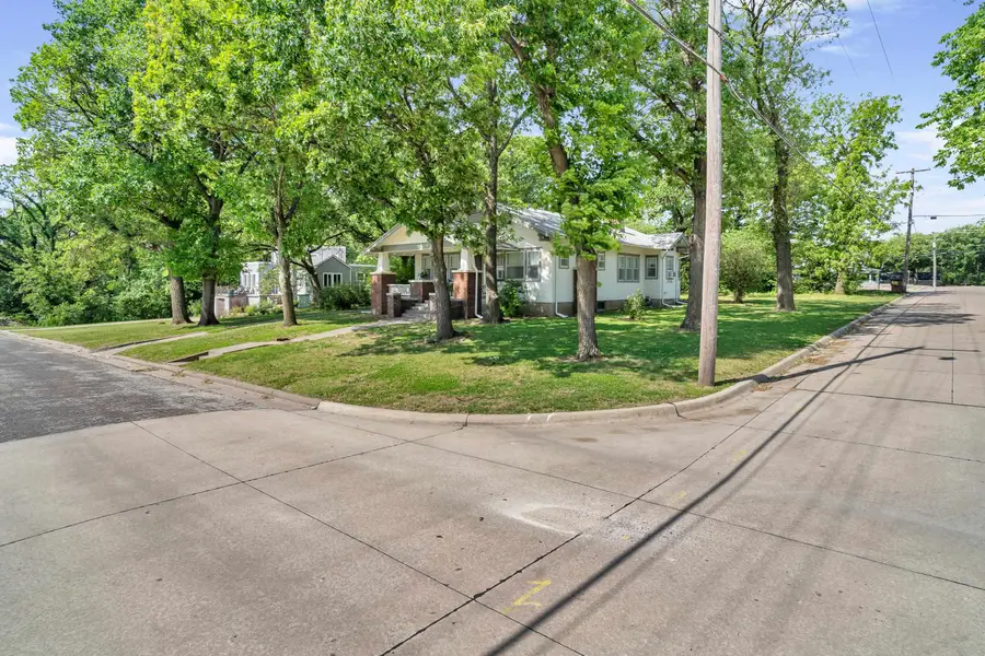 129 N Locust Street, Marion, KS 66861 - #3