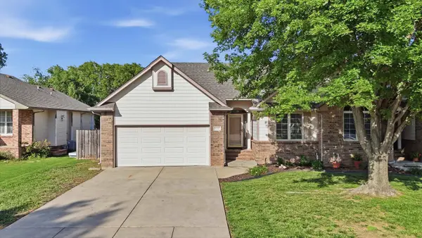 1114 N Fontenelle Dr, Derby, KS 67037-7913