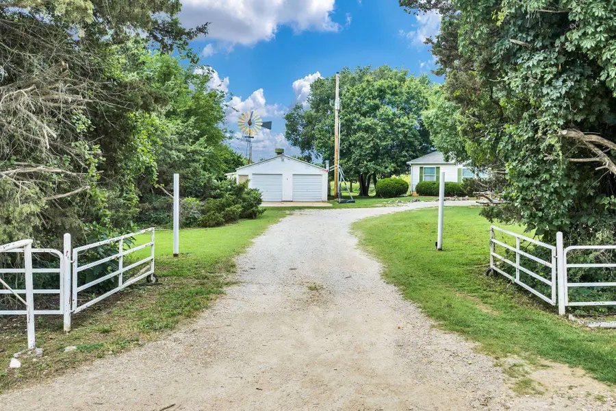14471 SW Ohio St Rd, Augusta, KS 67010 - #2