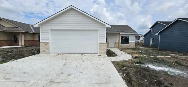5115 N Toben Ct, Bel Aire, KS 67226