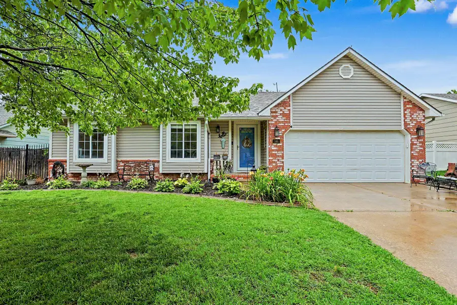 146 E Chestnut Dr, Mulvane, KS 67110 - #2