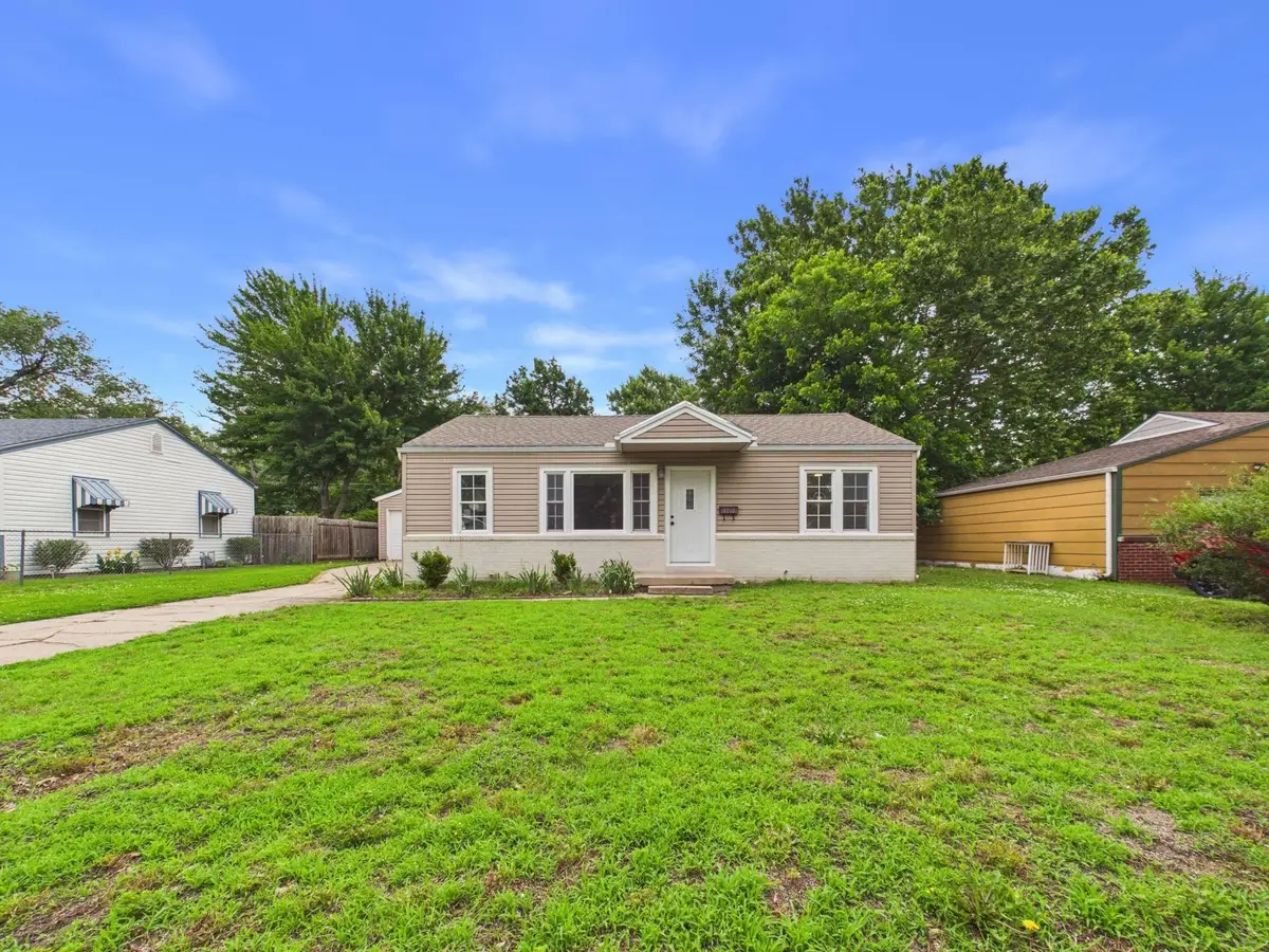 3232 S Gordon Ave, Wichita, KS 67217 - #1
