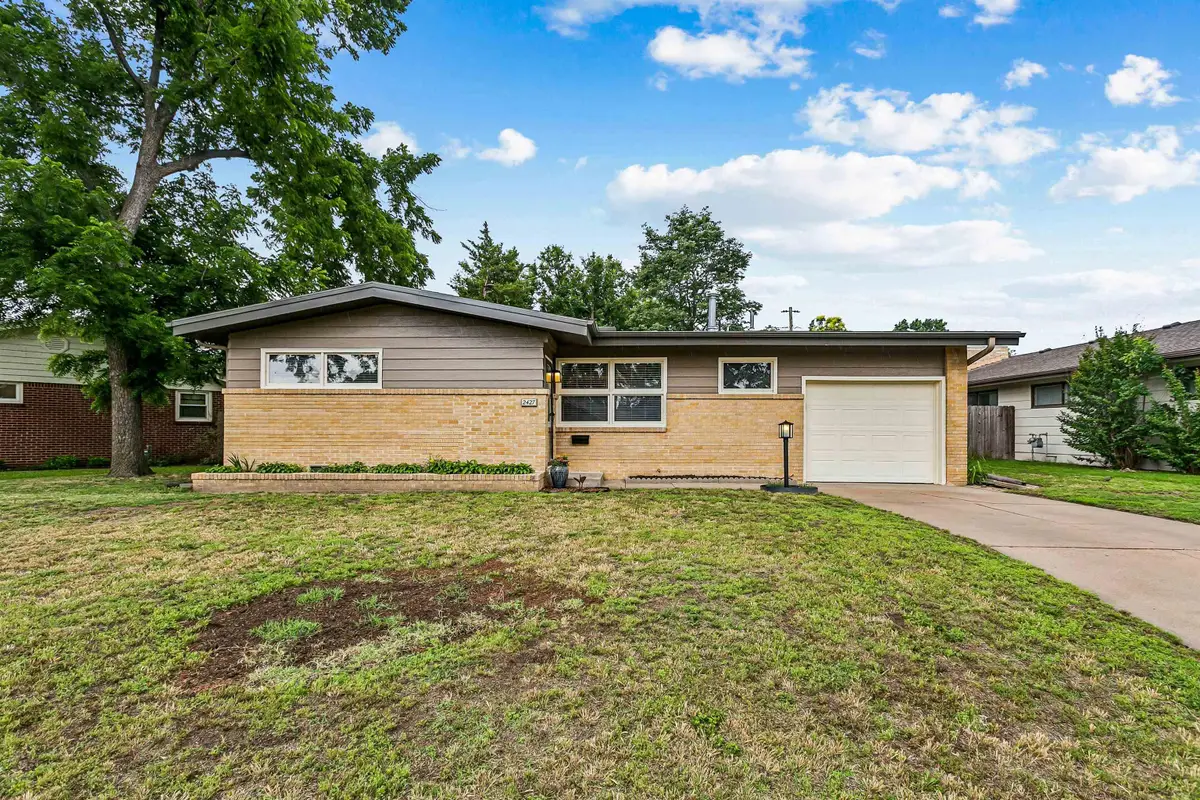 2427 W Wilson, Wichita, KS 67204 - #1