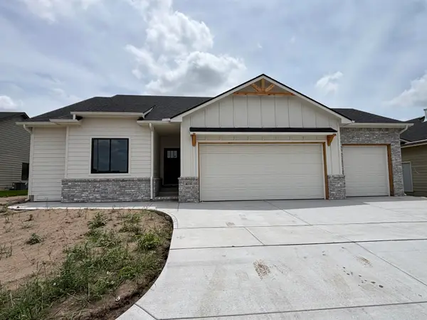8235 E Summerside Pl, Bel Aire, KS 67226