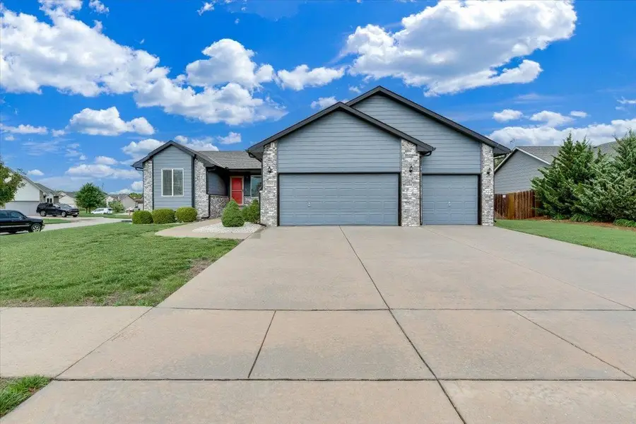 3212 N Whittier St, Derby, KS 67037 - #2