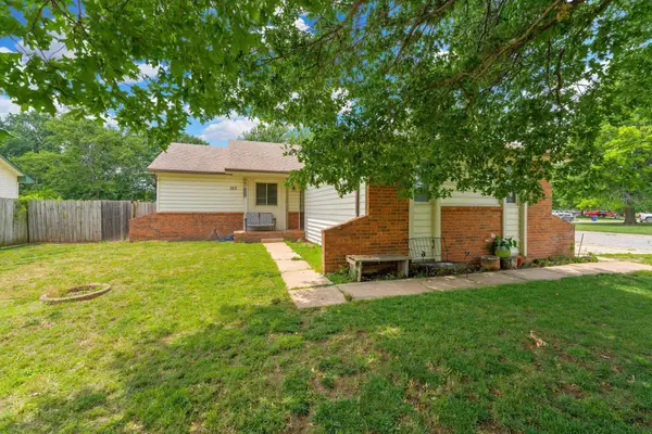 323 N Covington St, Wichita, KS 67212