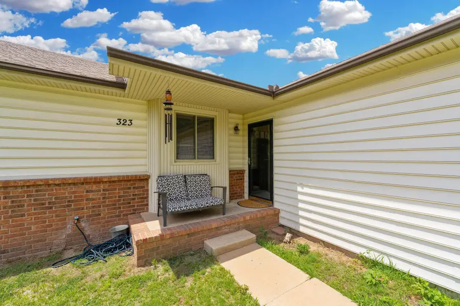 323 N Covington St, Wichita, KS 67212 - #3