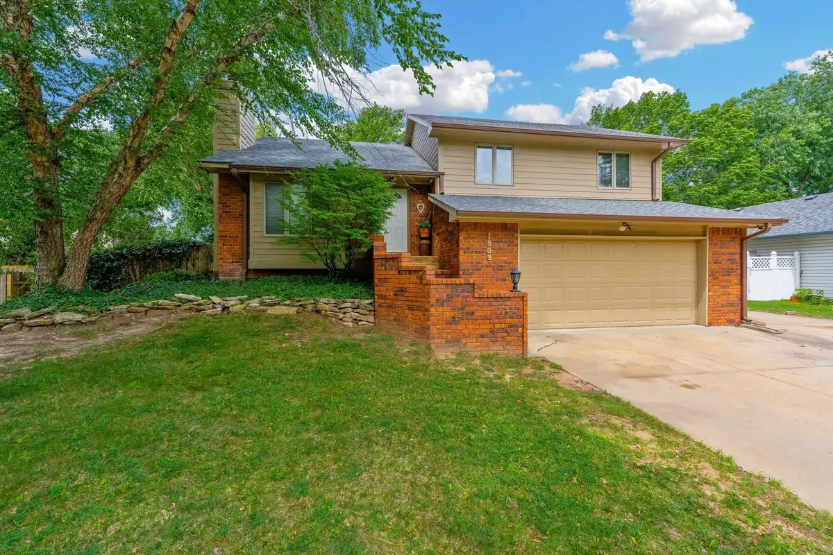 1909 N Smarsh Ln, Wichita, KS 67212-1473 - #1