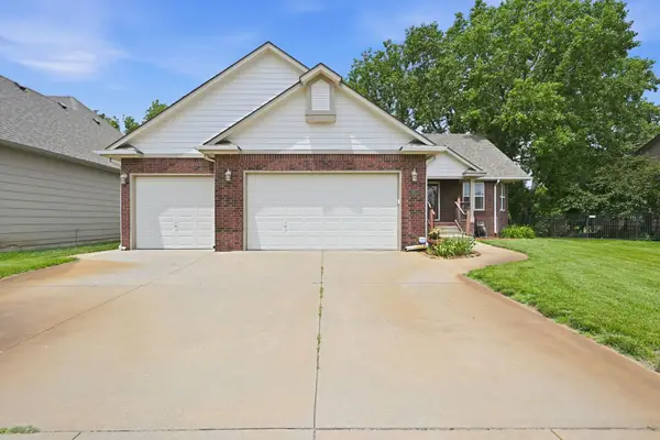 2553 N Hazelwood St, Wichita, KS 67205