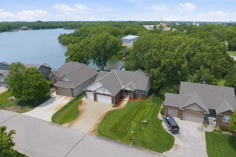 2553 N Hazelwood St, Wichita, KS 67205 - #2