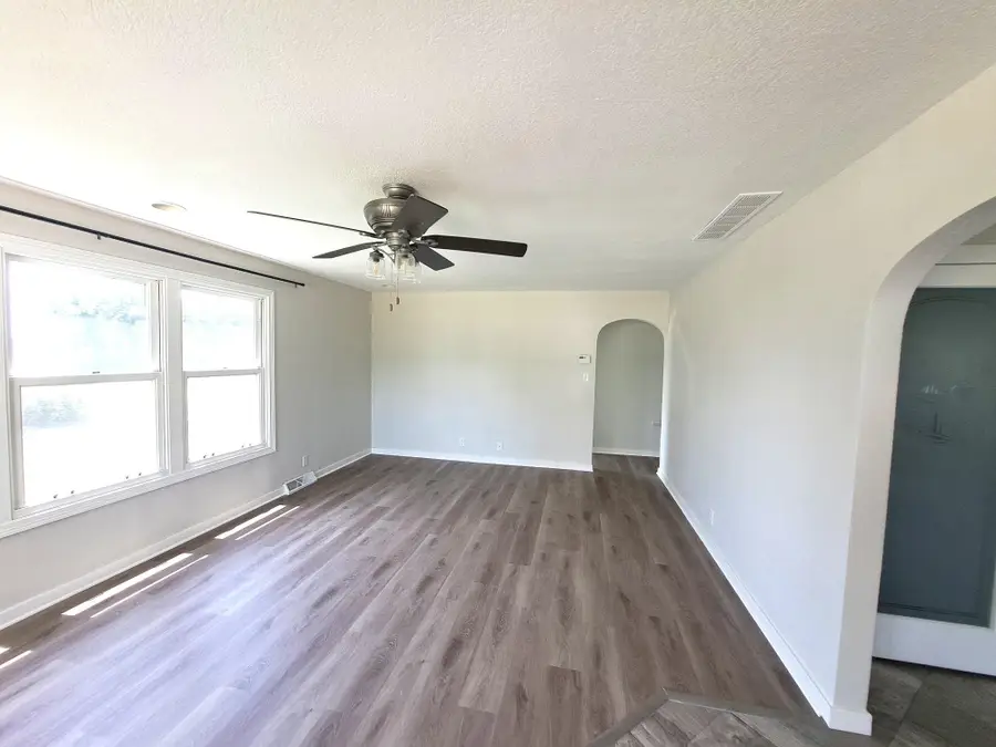 901 E 4th, Ellsworth, KS 67439 - #2