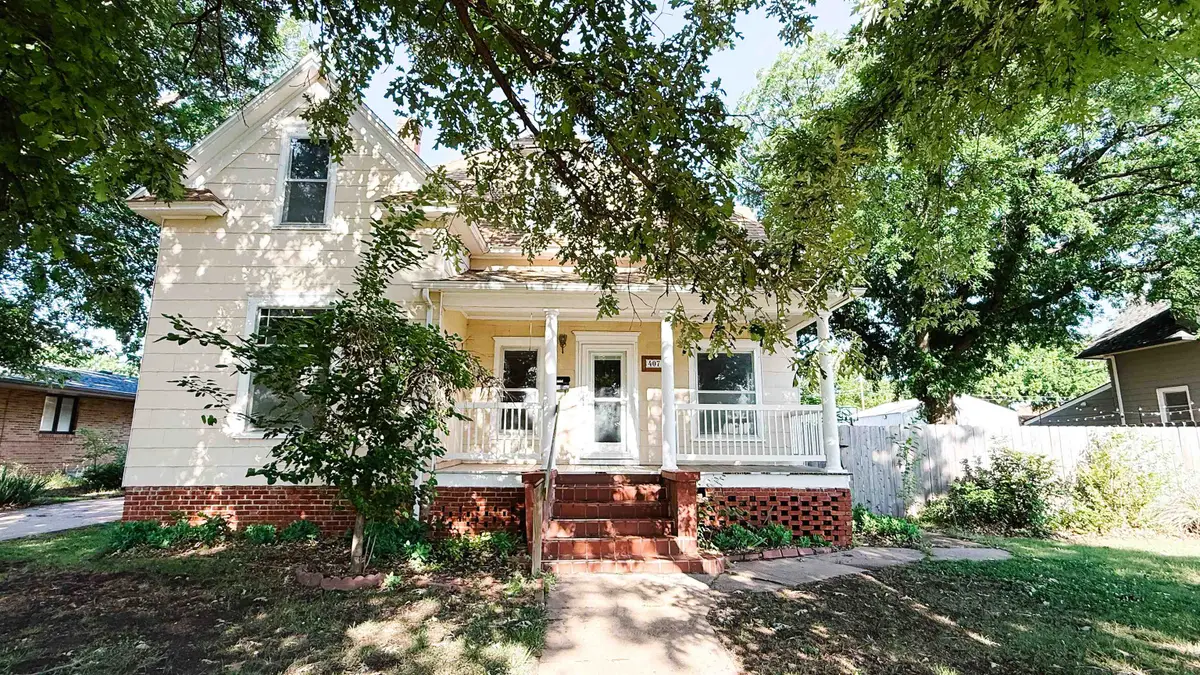 407 S Pine St, Pratt, KS 67124 - #1