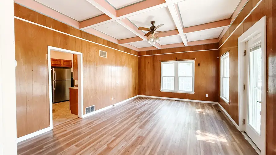 407 S Pine St, Pratt, KS 67124 - #2