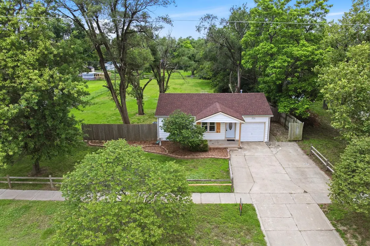 3317 W 9th St N, Wichita, KS 67203 - #1